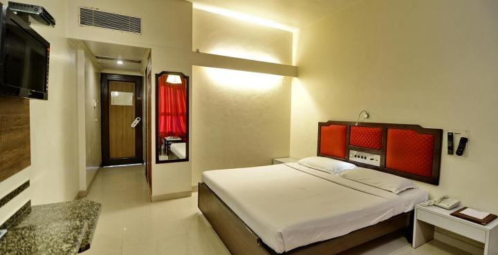 Hotel Ashish Plaza Pune Zewnętrze zdjęcie